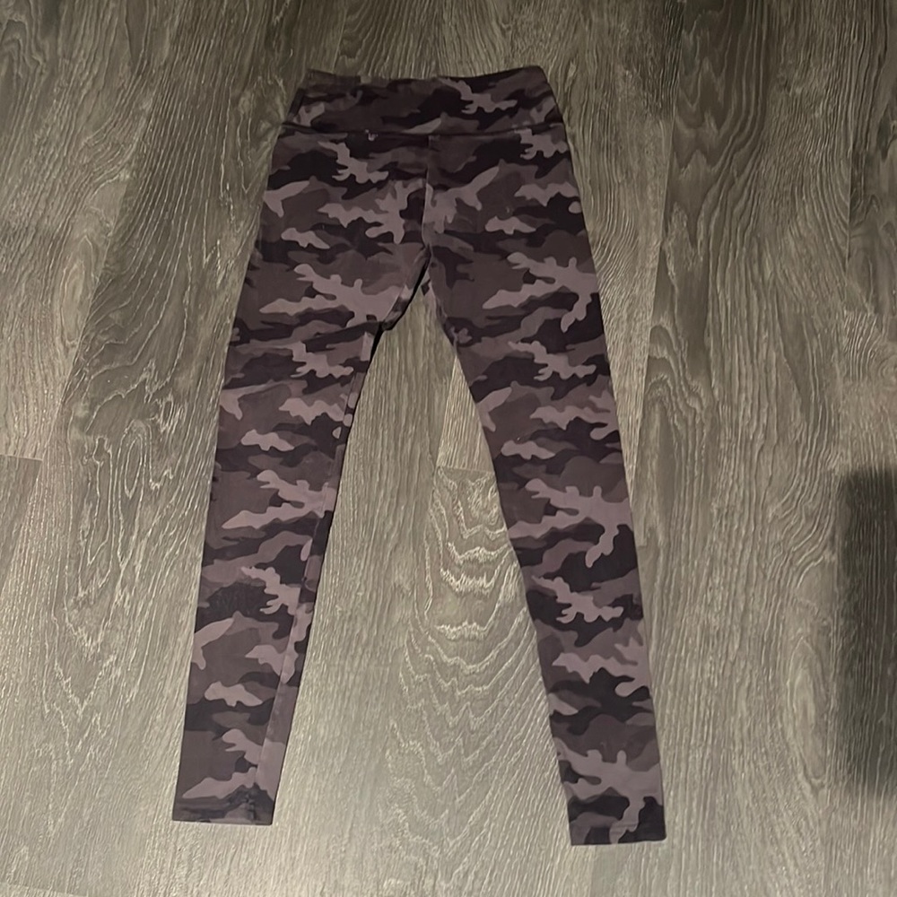 Cute dark camo leggings